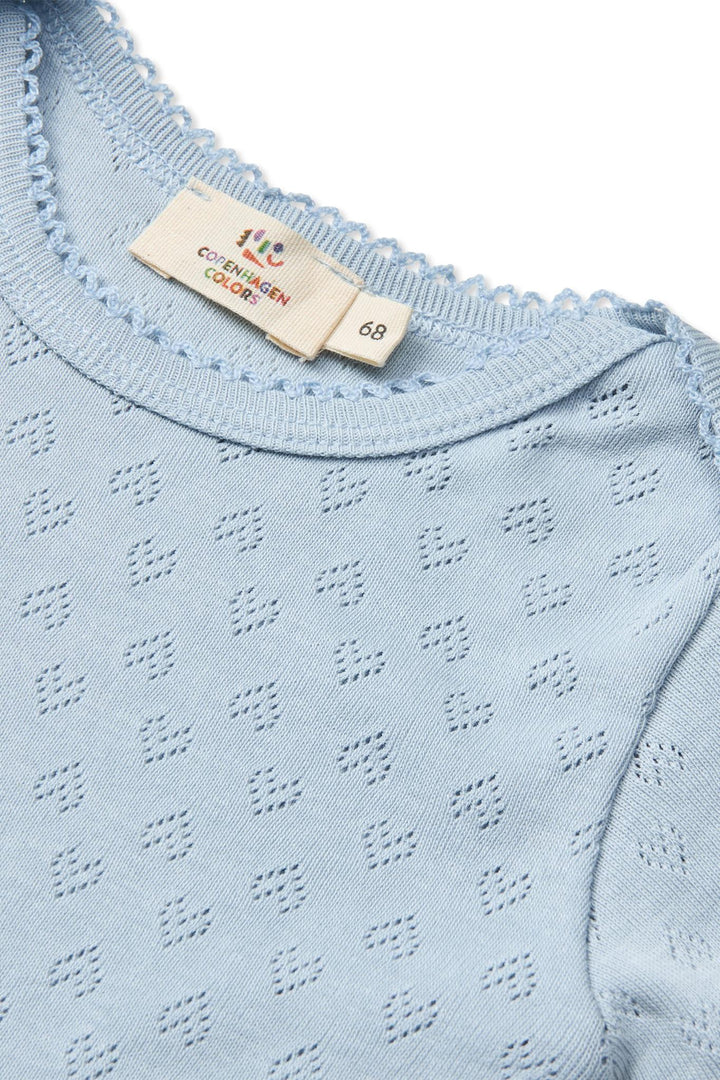 POINTELLE HJERTE BODY SHORT SLEEVE - DUSTY BLUE