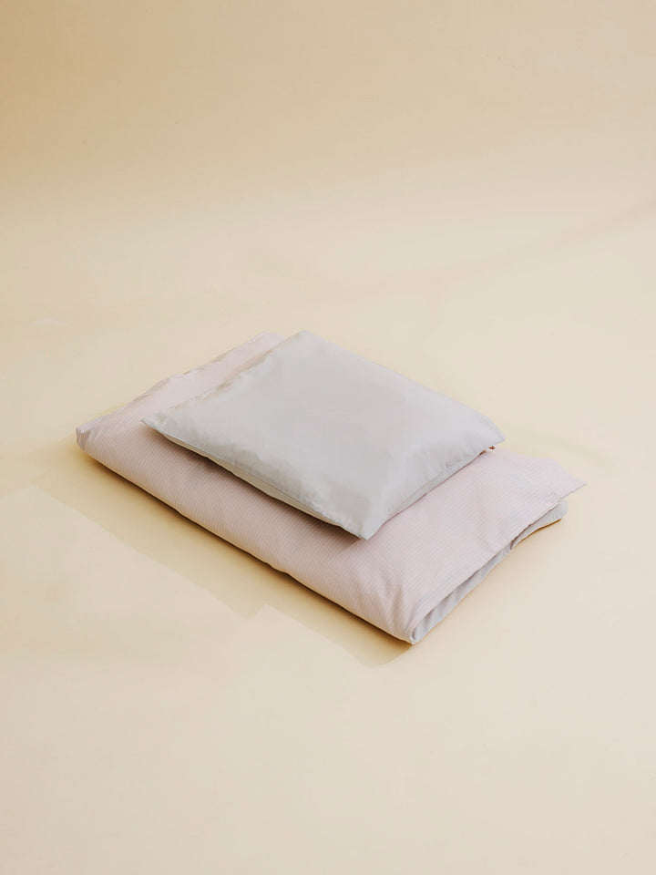 FUTURE BABY SENGETØJ MED STRIBER 70*100/40*45 (DK) - LT. GREY/ SOFT PINK STRIPE