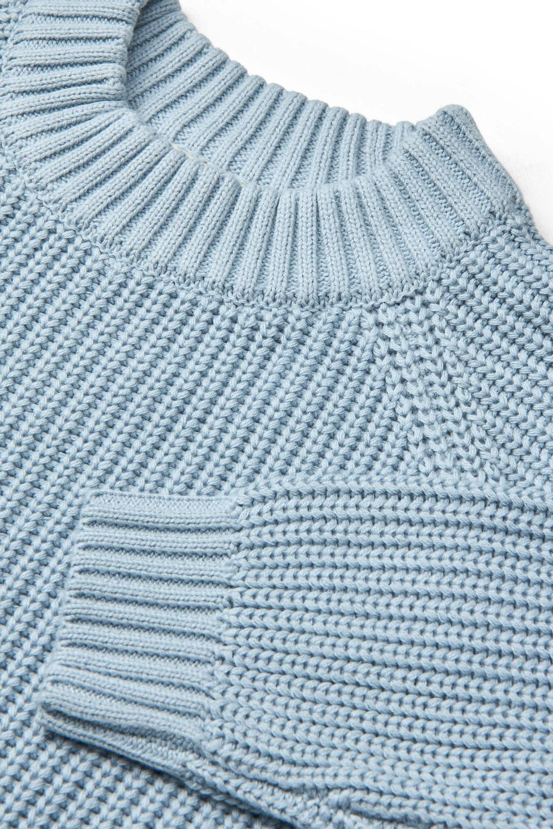 KLASSISK STRIKKET BLUSE - DUSTY BLUE