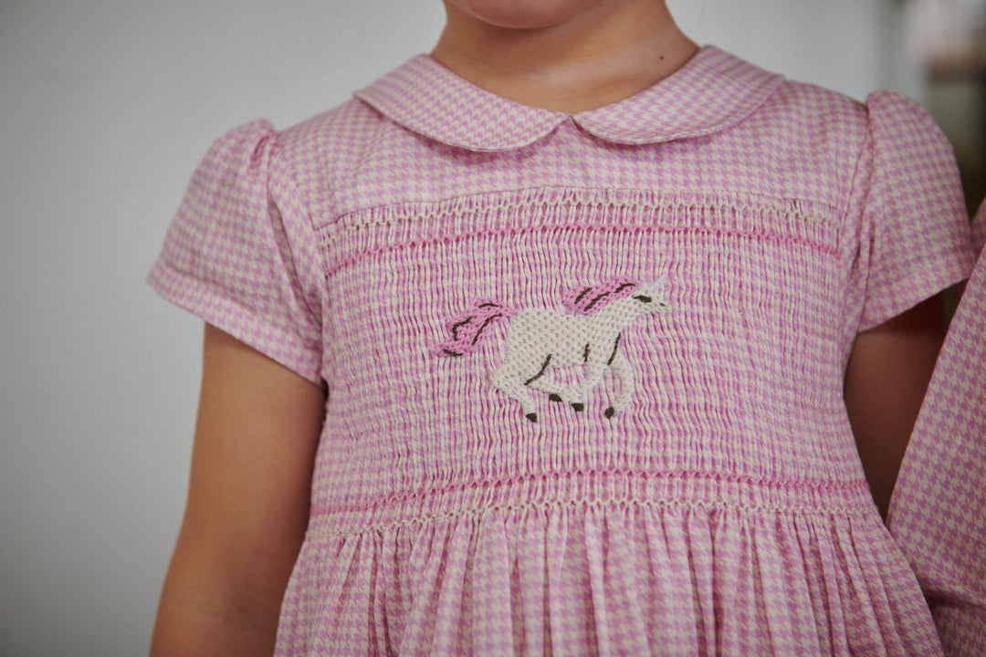 TERNET KJOLE M. SMOCK DETALJE OG ENHJØRNING BRODERI - SYRINGA COMB.