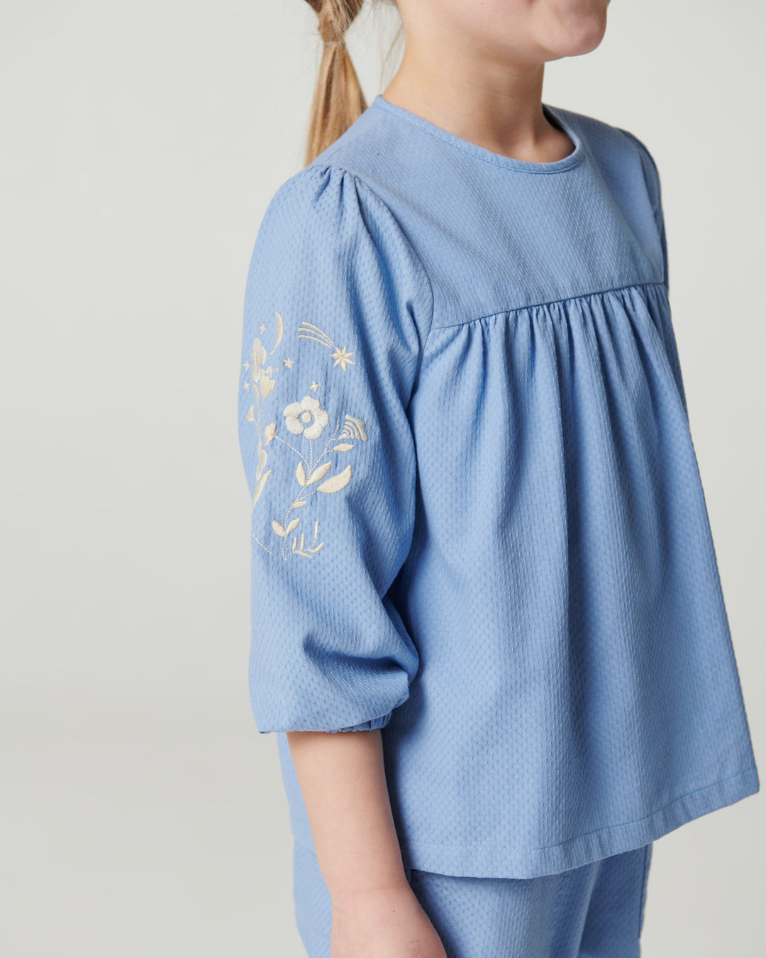 L/Æ Bluse m. Broderi - Endless Blue