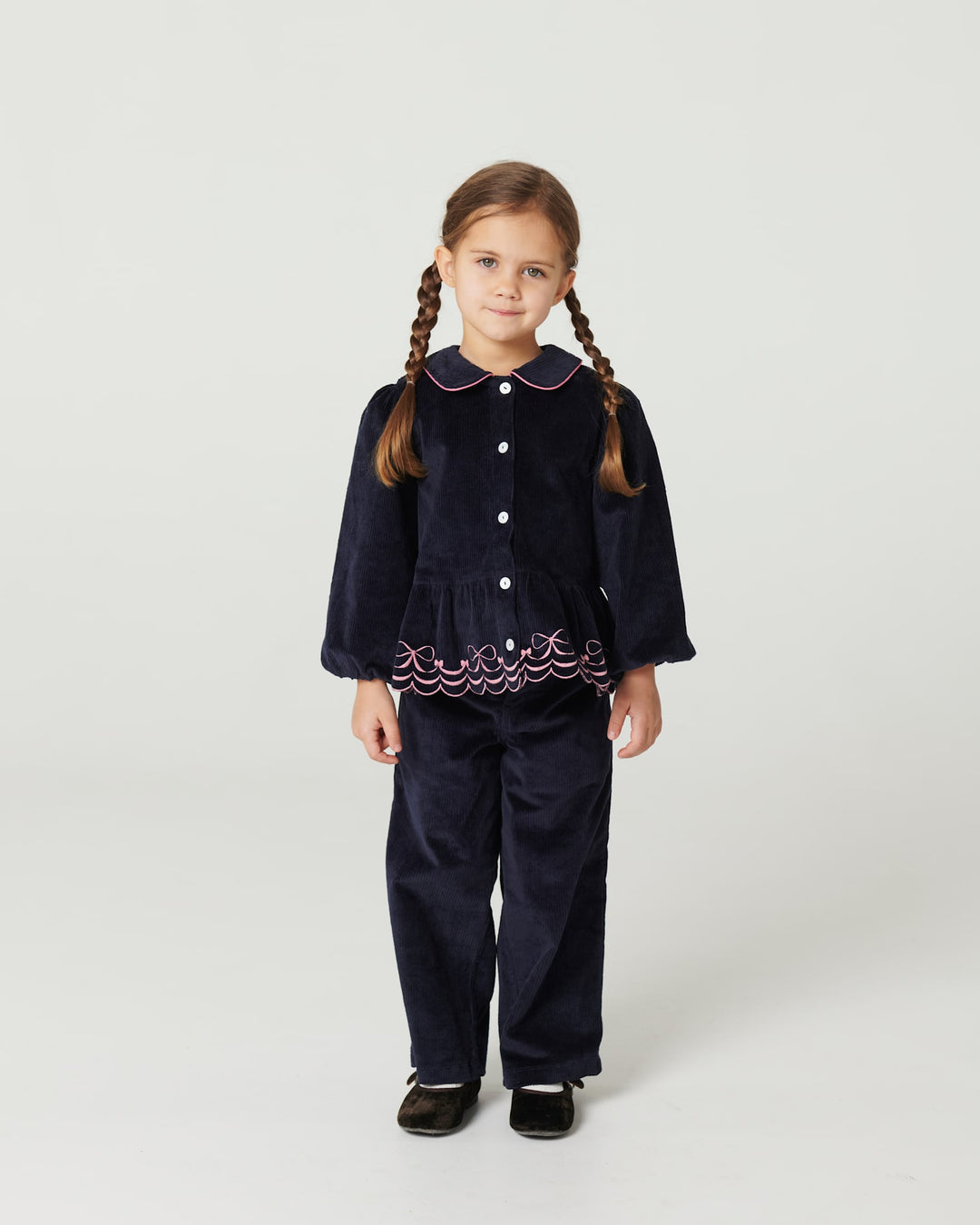 Bred Buks i Fløjl m. Broderi på Baglomme - Navy