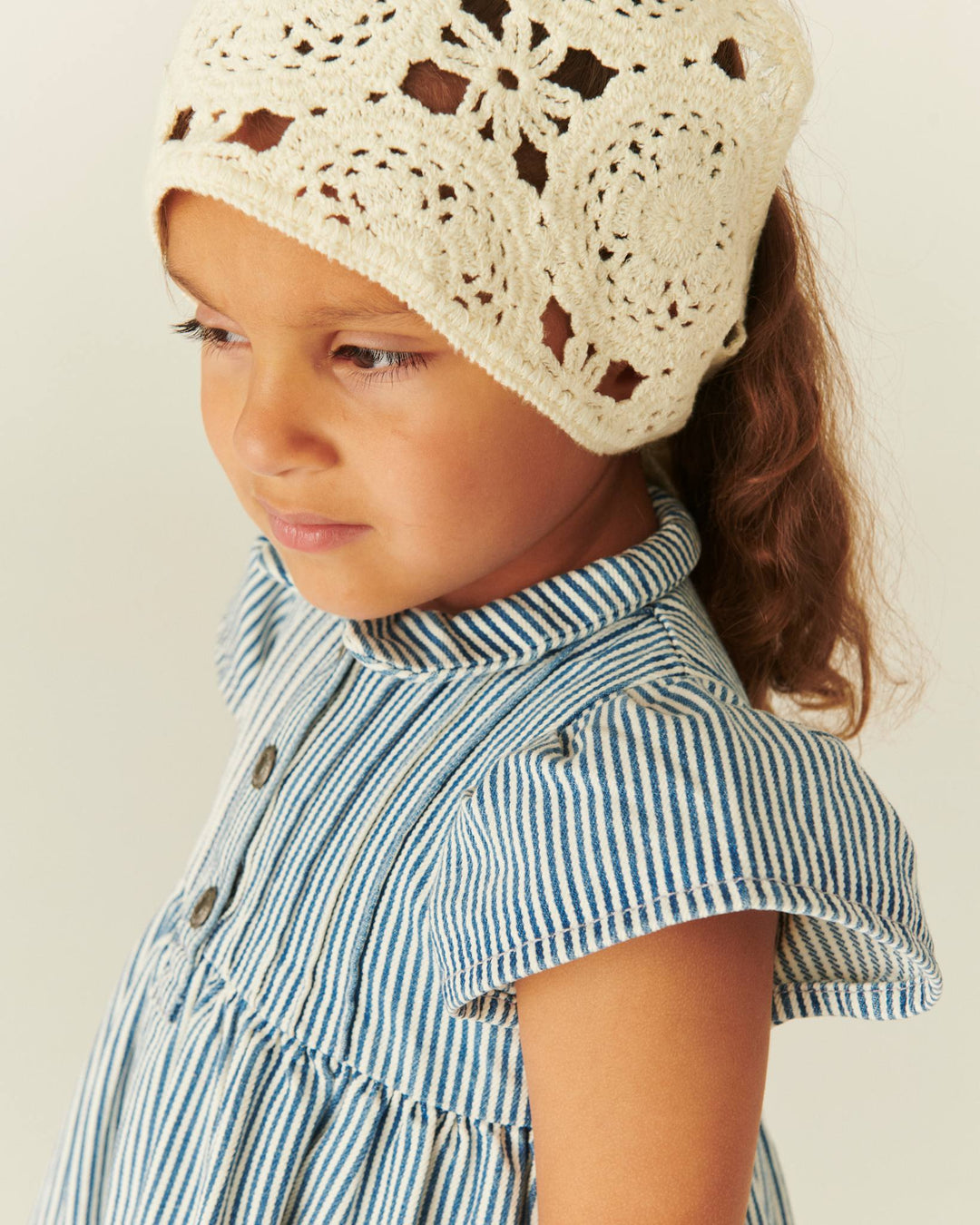 FARVET KJOLE MED STRIBER OG FLÆSE ÆRMER - DENIM BLUE STRIPE