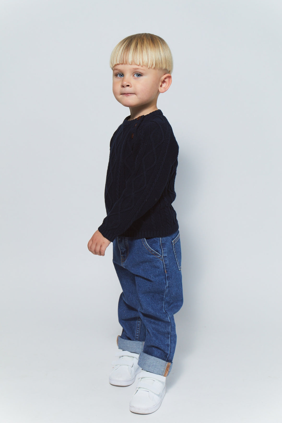KABELSTRIKKET BLUSE M. KNAPLUKNING - NAVY