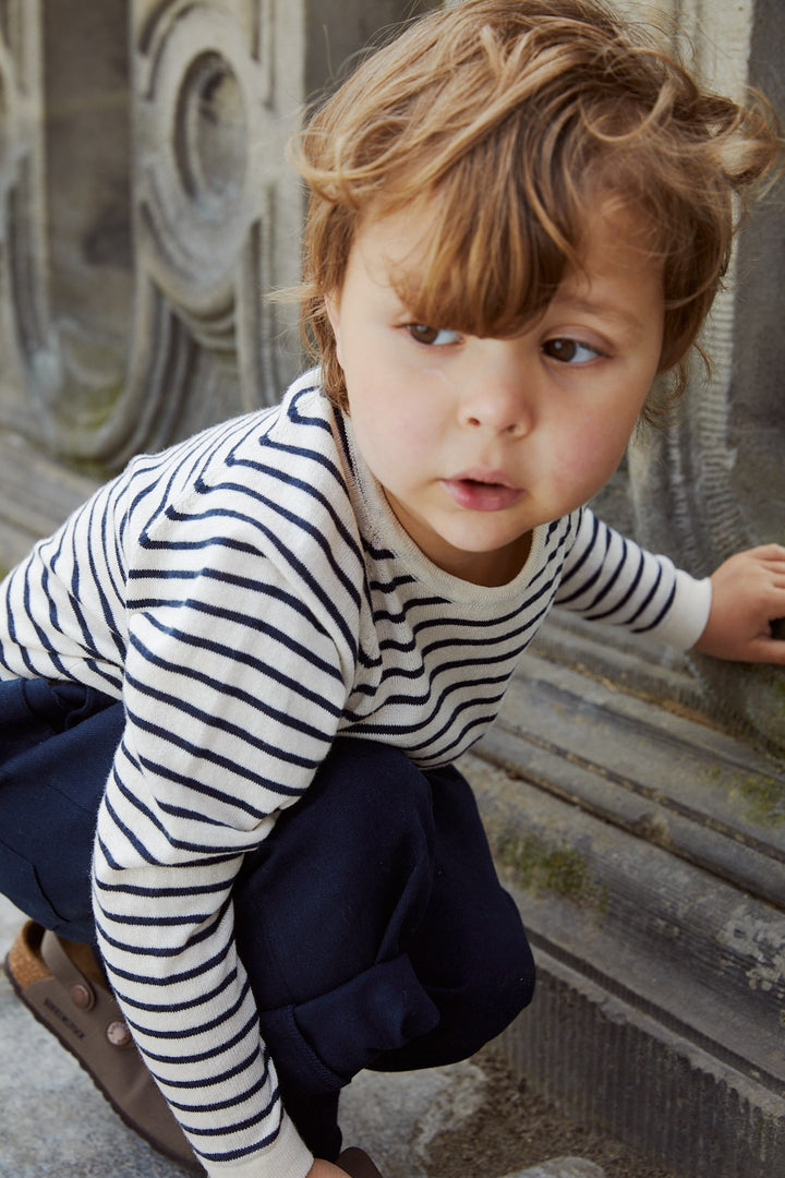 TYNDSTRIKKET BLUSE M. STRIBER - CREAM/NAVY COMB.