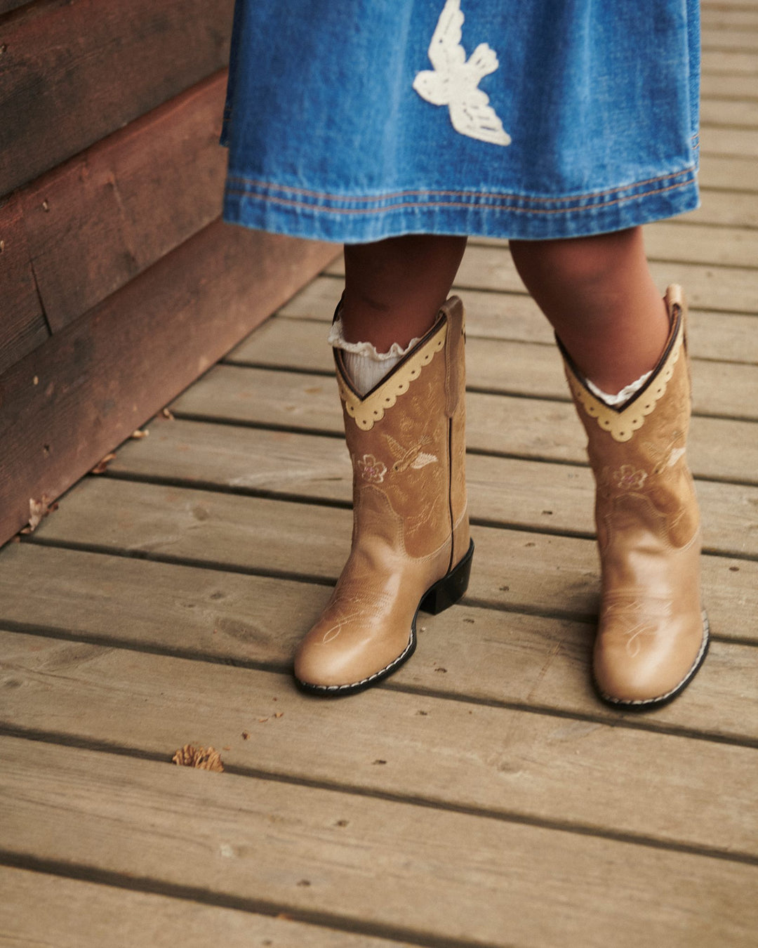 DENIM DRESS W. CROCHET DOVES - INDIGO BLUE WASHED