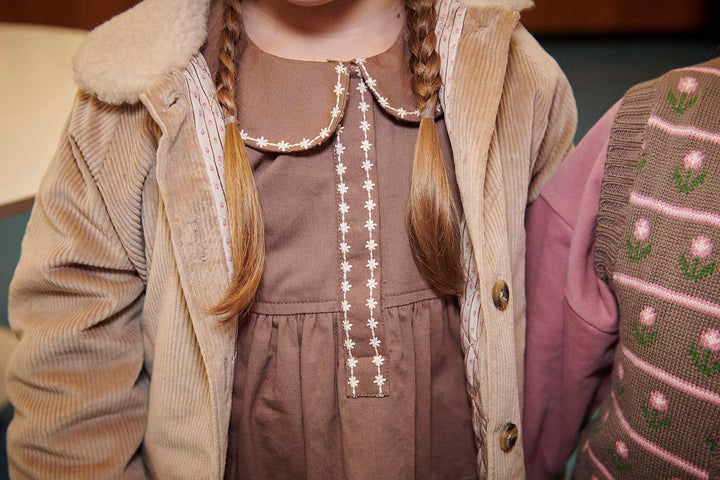 K/Æ Twill Kjole m. Broderi - WALNUT