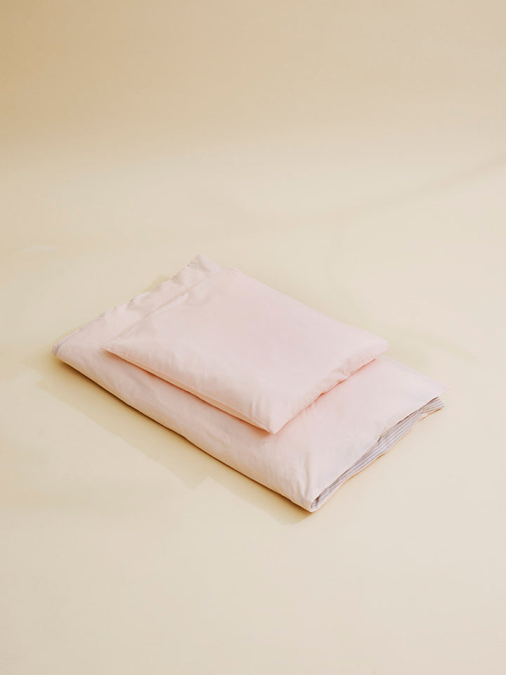 FUTURE BABY SENGETØJ MED STRIBER 110*125/35*55 (SE) - SOFT PINK/ DARK GREY STRIPE