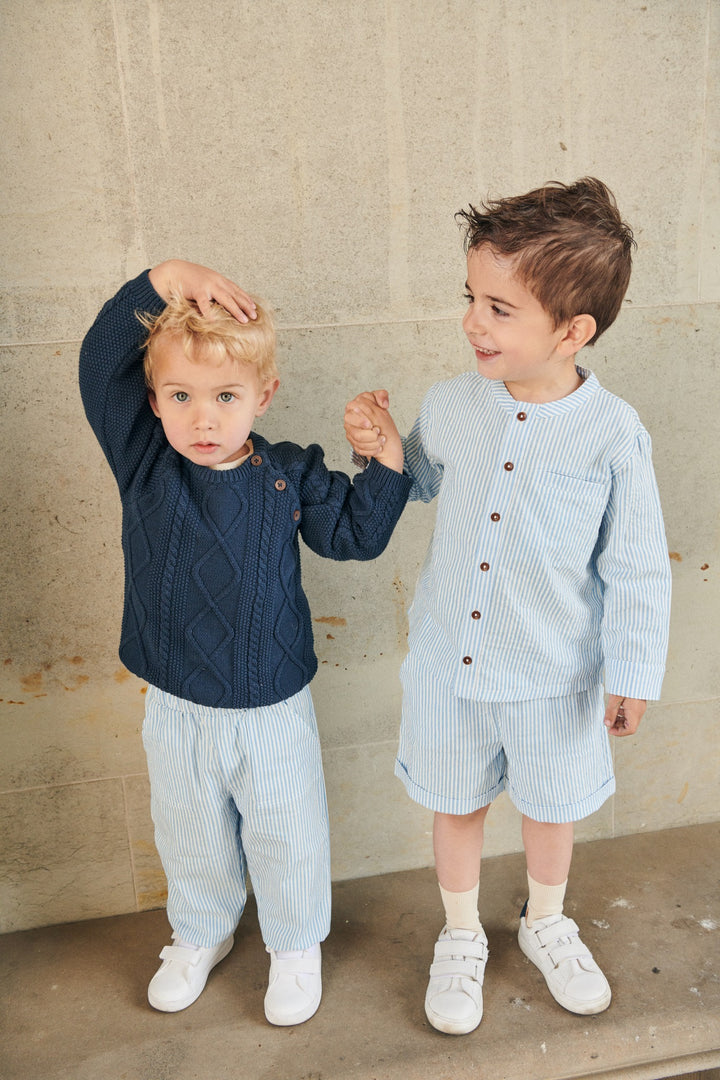 KABELSTRIKKET BLUSE M. KNAPLUKNING - NAVY