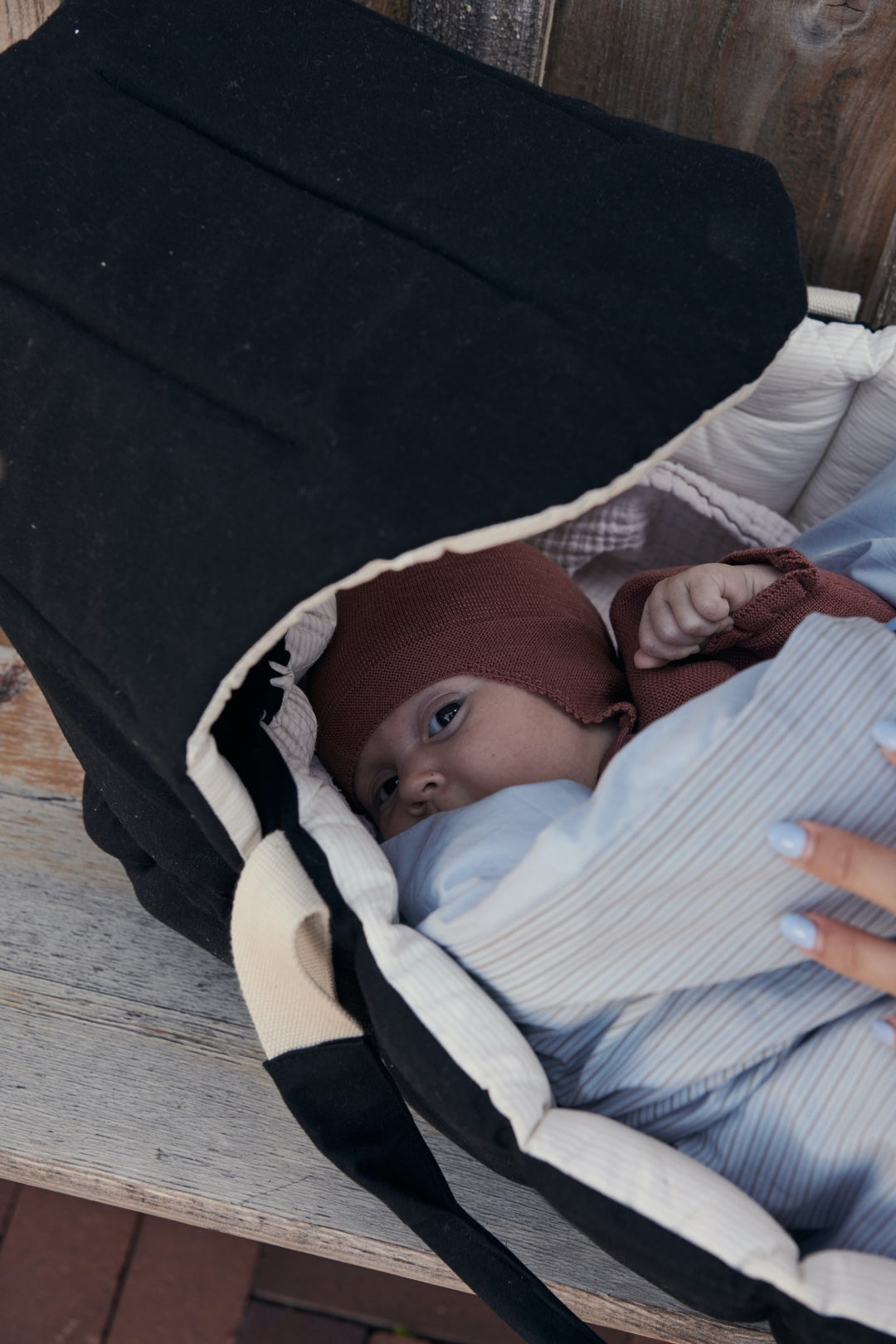 MULTIFUNKTIONEL KALECHE TIL BABY LIFT - BLACK SOLID W. CREAM STRIPE