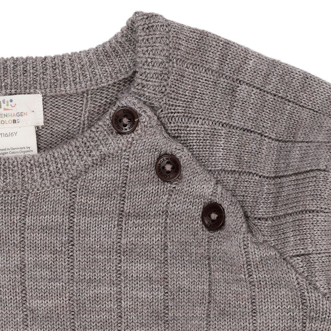 STRIKKET BLUSE I MERINOULD M. KNAPLUKNING OVER SKULDER - NATURAL MELANGE