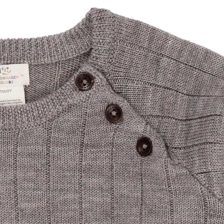 STRIKKET BLUSE I MERINOULD M. KNAPLUKNING OVER SKULDER - NATURAL MELANGE